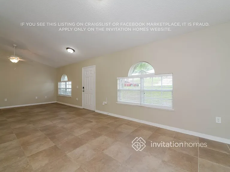 912 Jayhil Dr — Photo 3