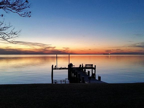 3rd image of 200 Beachside Dr