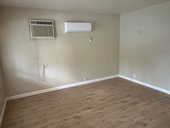 3rd image of 439 W 7th St #439B