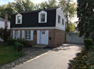 901 E Davis St, Arlington Heights, IL