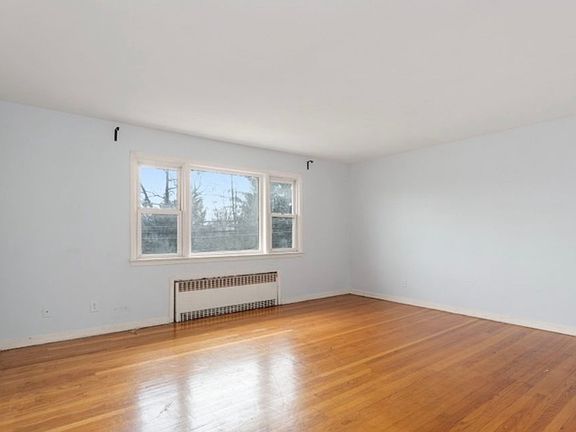 5th image of 356-362 Boyden Ave #1