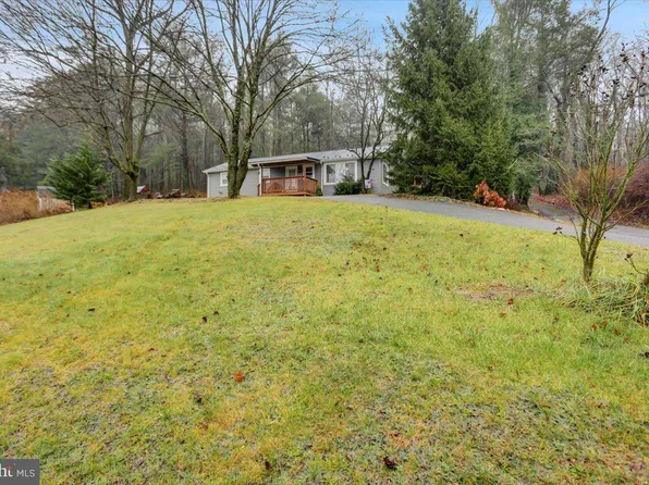 8174 Lincoln Way E, Fayetteville, PA 17222