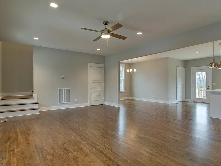 942B Strouse Ave #B — Photo 8