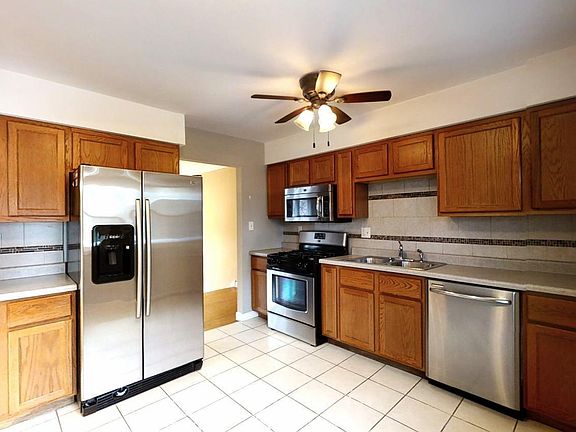 4th image of 2580 W 61st Ave