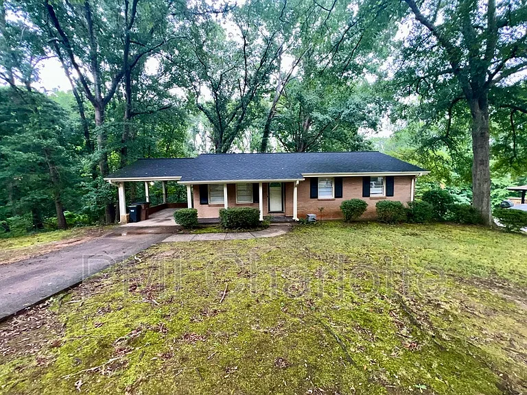 3017 Arnold Dr — Photo 1