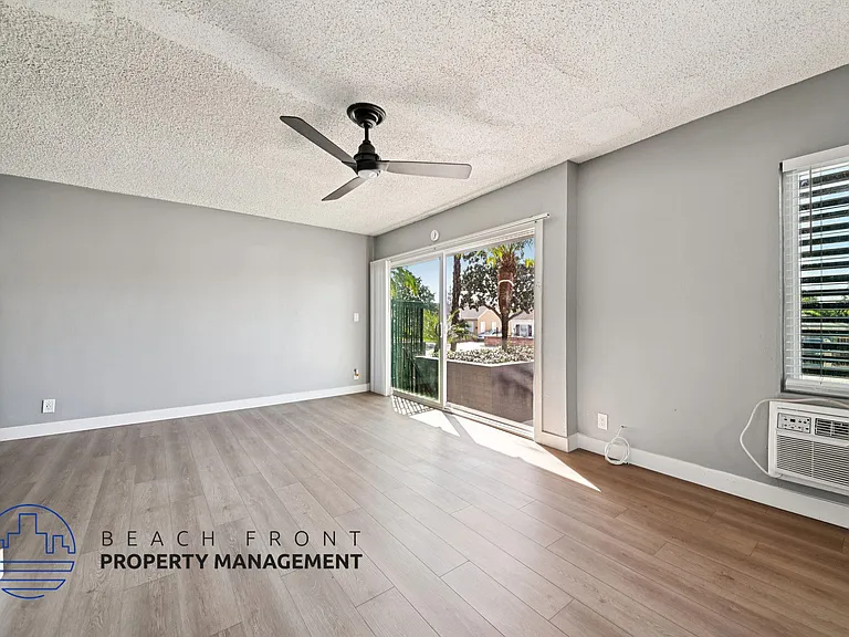 1105 N. Flower St. — Photo 10