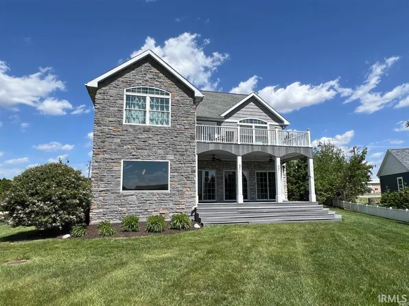 1620 Colonial Dr, Rochester, IN 46975