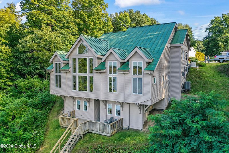 2nd image of 501 Crescent Avenue
