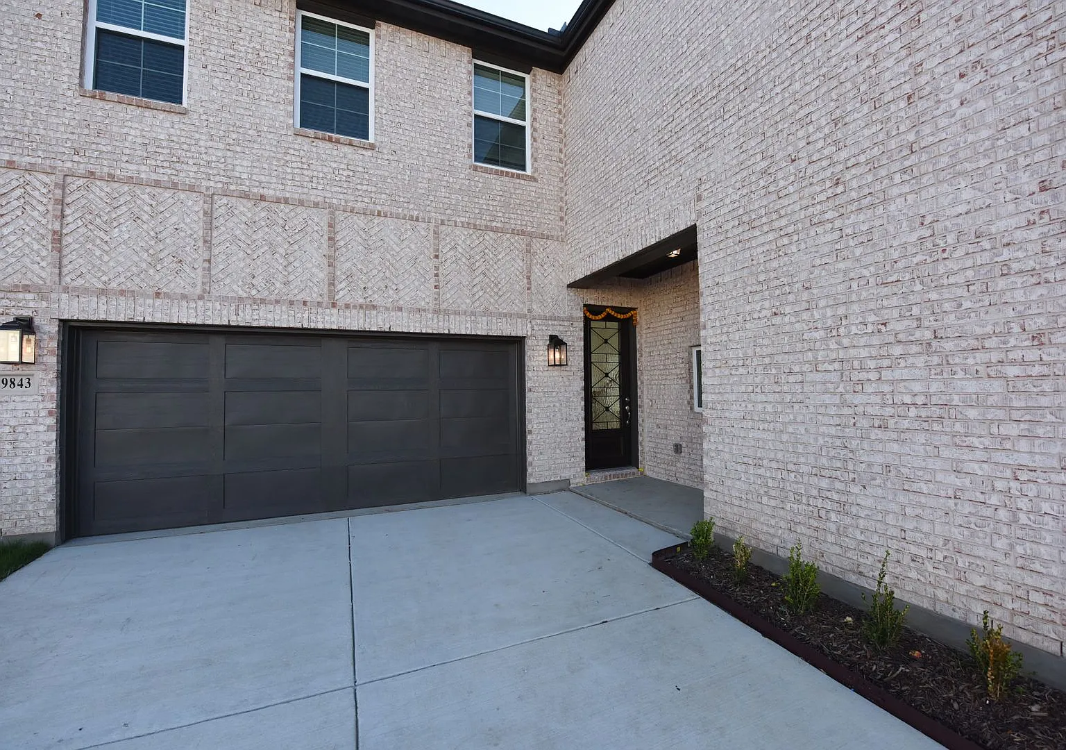 New Valley Ranch Home in Legends Crossing! — Photo 3