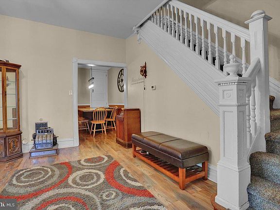 5th image of 12 E Washington St