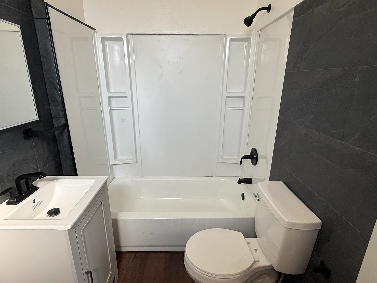 2 bed, 1200 sqft, $3,000 — Photo 2