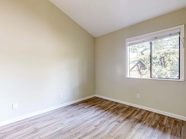 372 Los Alamos Rd — Photo 25