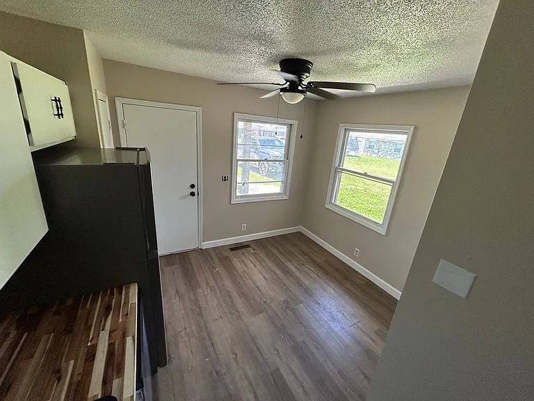 2804-2806 N Kaster Ct — Photo 10