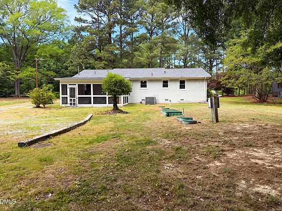5th image of 3404 Redwood Rd