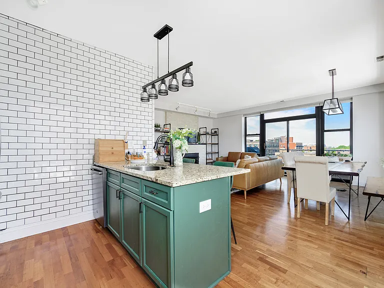 1260 W Washington St #608 — Photo 5