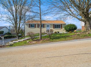 2174 Robin Hood Dr, North Huntingdon, PA 15642