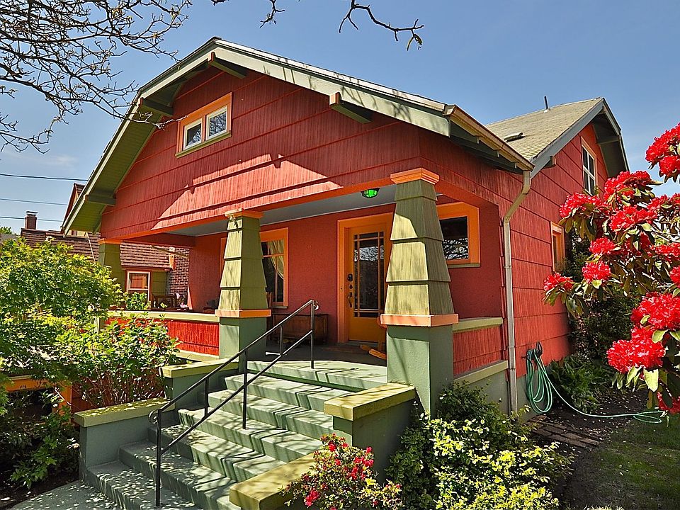  historic neighborhoods, classic American Craftman-style bungalows