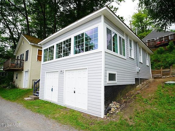 2nd image of 2255 Oaks Road