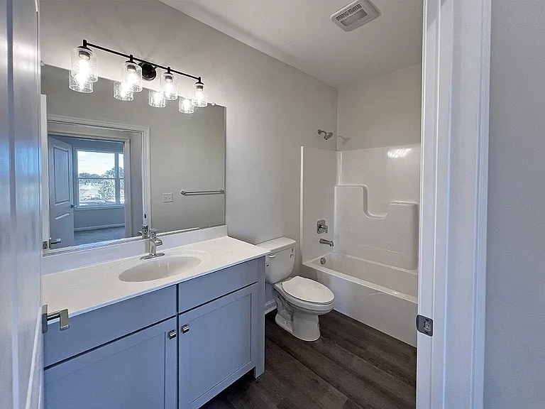 Linden Lofts — Photo 8