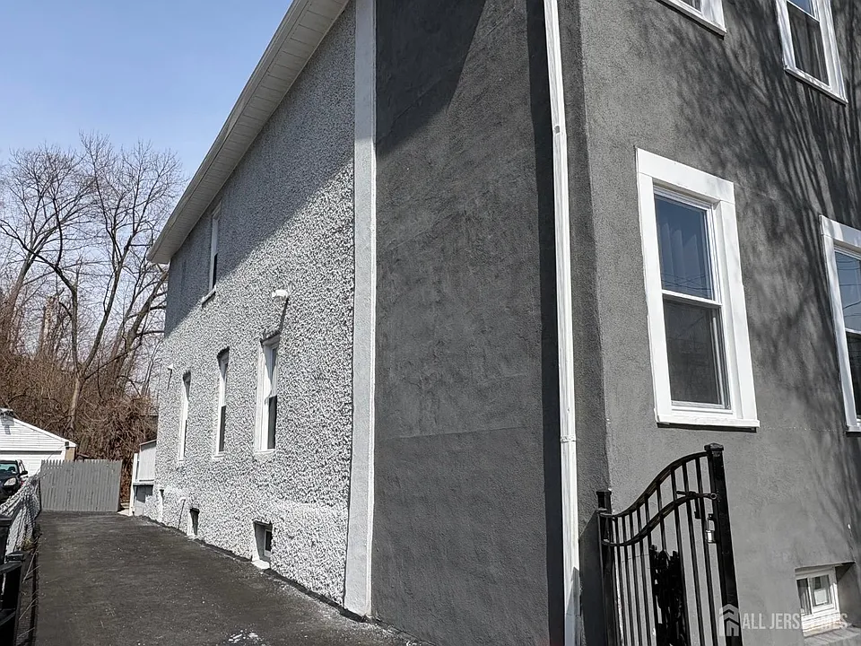 456-458 Harrison St #2