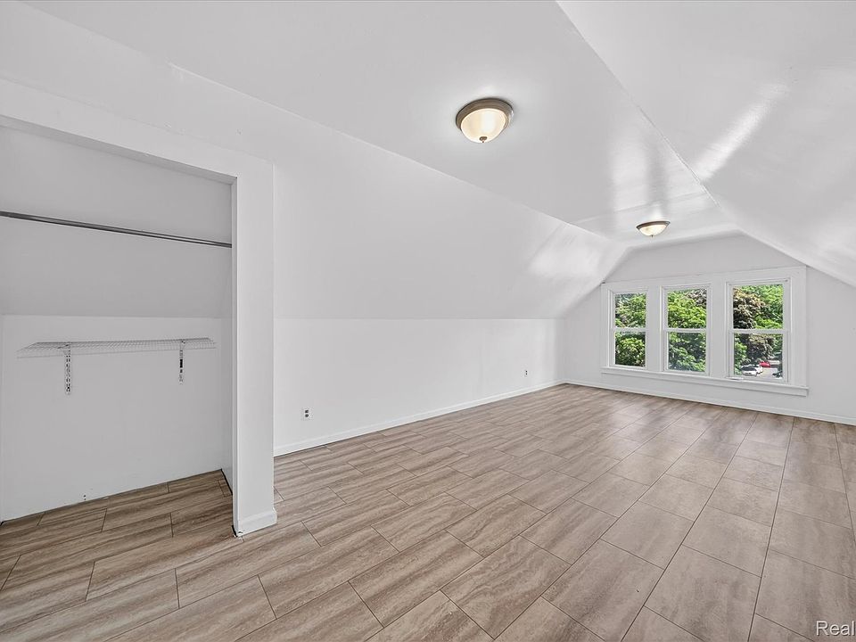 351 Edgewood Pl, photo 13