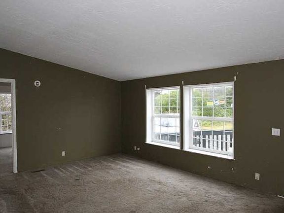 3rd image of 584 Duck Lake Dr NE