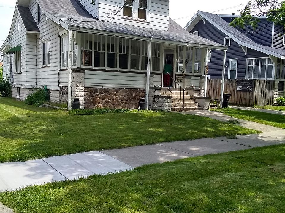 2nd image of 147 E 18th St