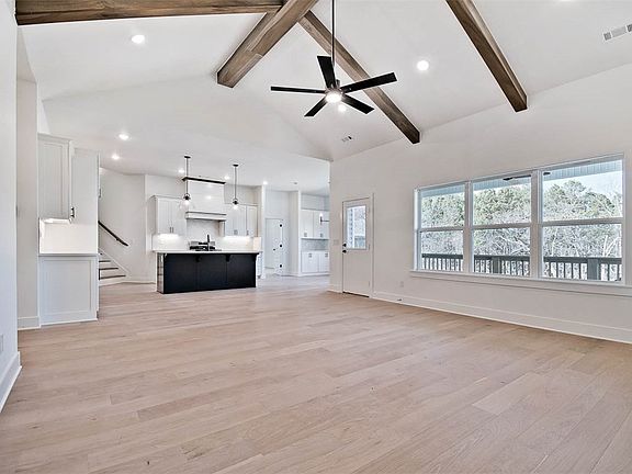 5th image of 8 Kinross Dr