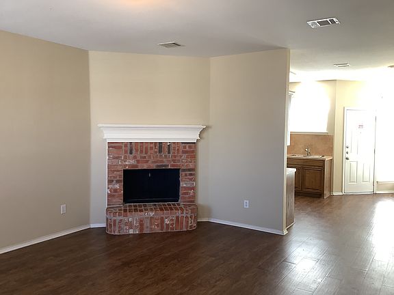 4th image of 2801 Carolina Dr