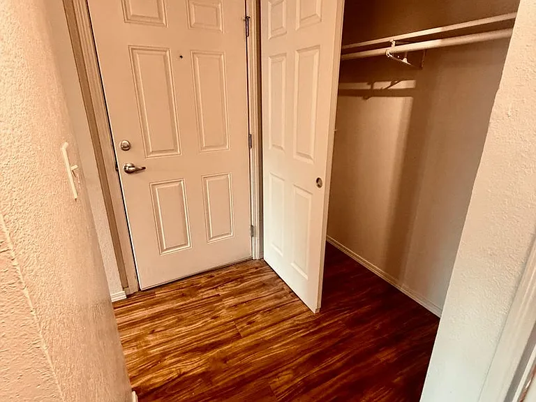 6511 Rainier Ave S — Photo 13
