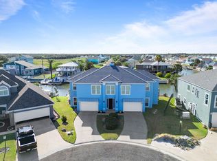 205 Sandy Cv, Rockport, TX 78382