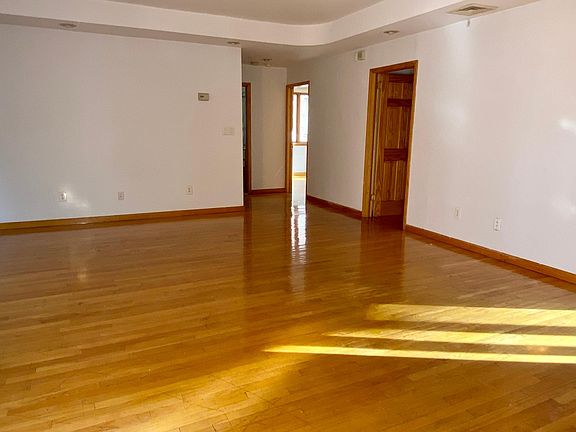 5th image of 4554 Oceania St #1