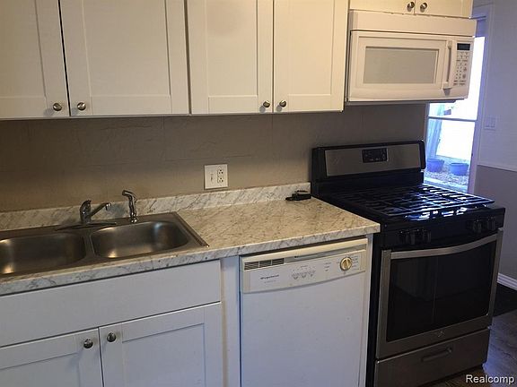 3rd image of 1769 E Meyers Ave