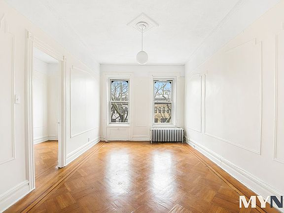 3rd image of 529 Decatur St