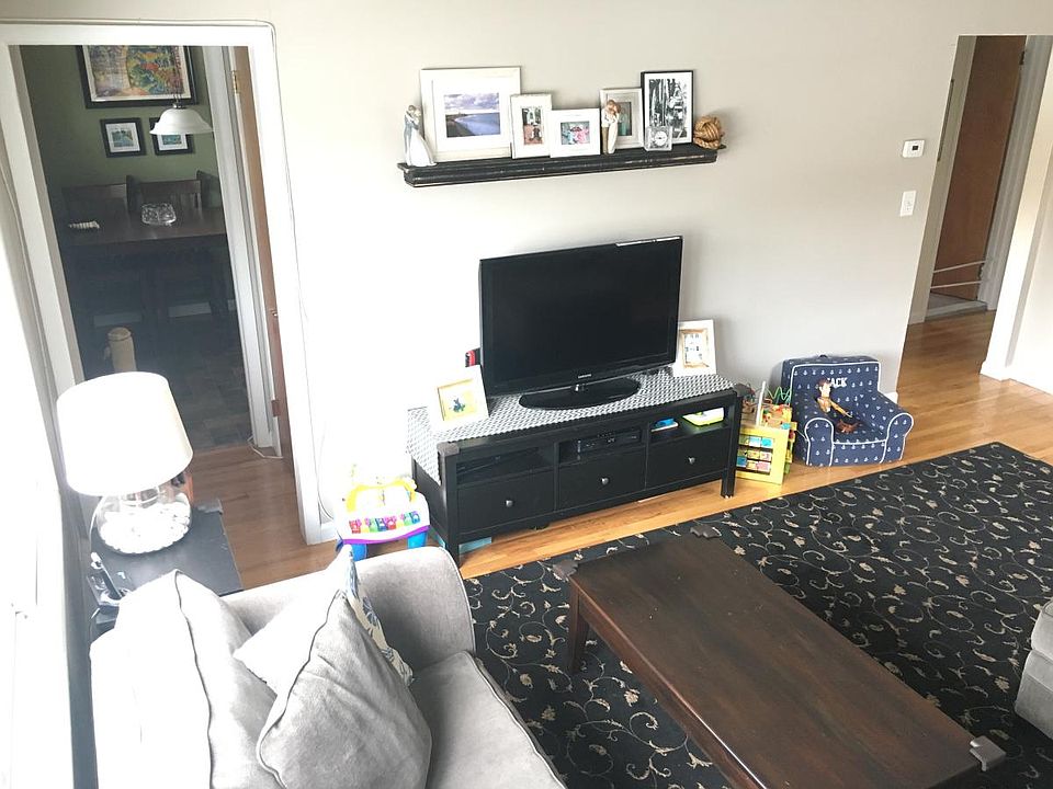 1st image of 15 Huron Pl #2