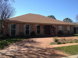 7100 Lake Barrington Dr, New Orleans, LA 70128