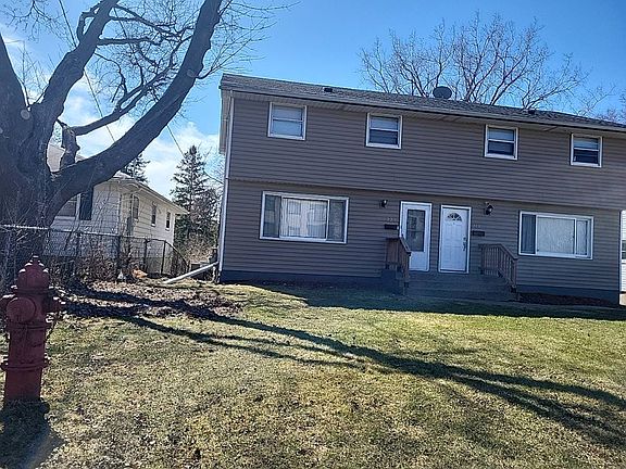 3rd image of 218 42nd Ave NE