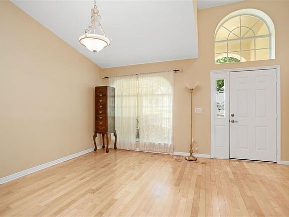 4th image of 1066 Corkwood Dr