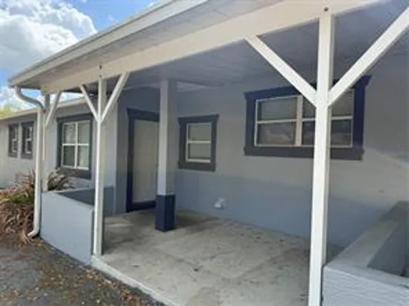 824 S Lone Oak Dr, Leesburg, FL 34748