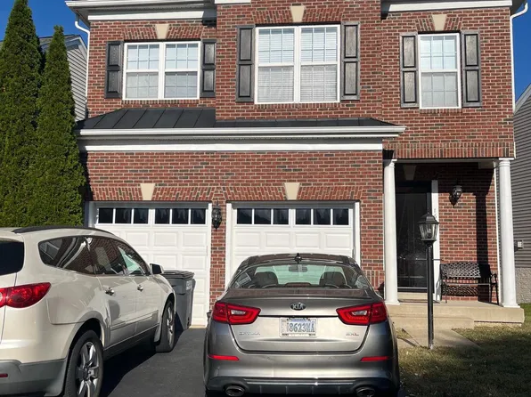 16147 Radburn St, Woodbridge, VA 22191