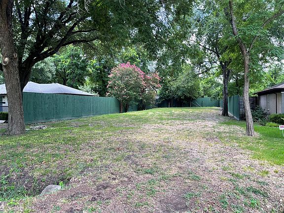 2nd image of 3776 Shorecrest Dr