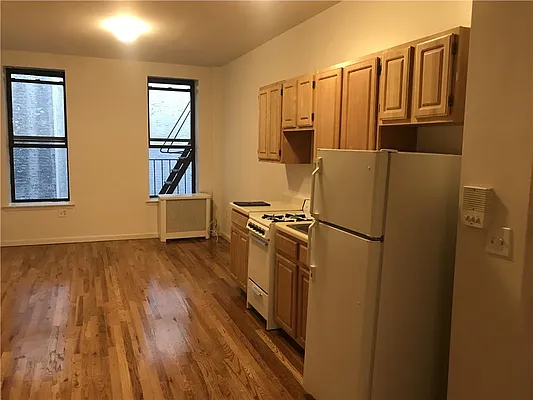 Rented by R New York | media 24