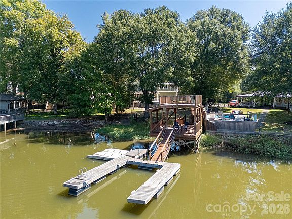 4th image of 5555 Riverfront Rd