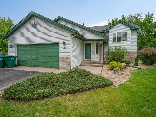 604 N Brookview Ln SW, Isanti, MN 55040