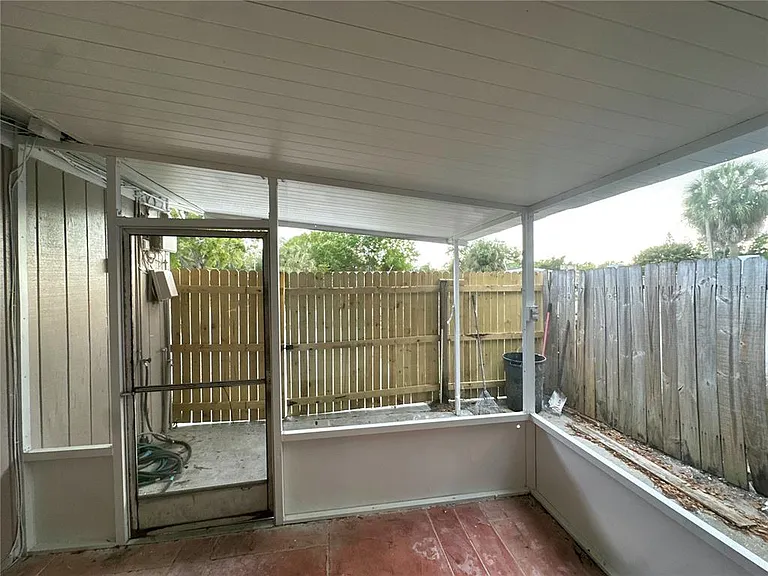 4421 Gandy Cir — Photo 47