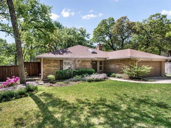 1321 Martin Ct, Grapevine, TX 76051