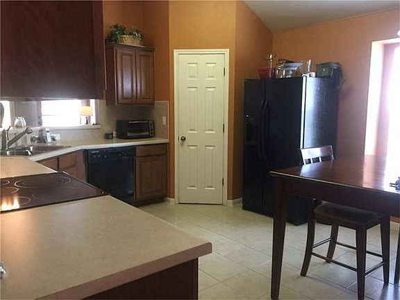 4th image of 212 Kerley Dr