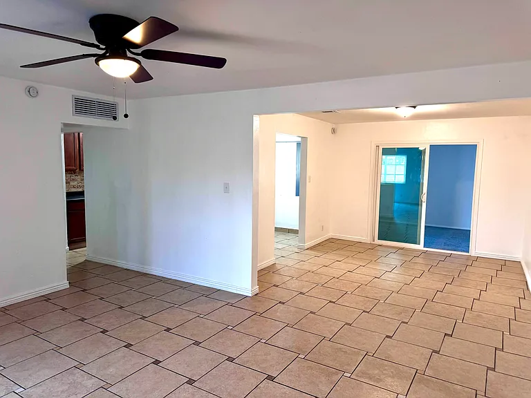 1350 E Orange St — Photo 2