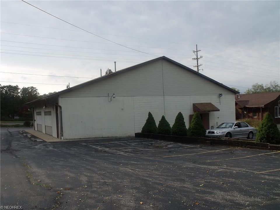 2nd image of 118 S Main St