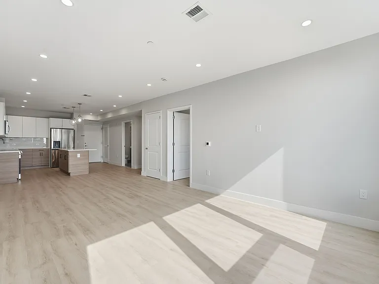 Skylar Lofts JC — Photo 8